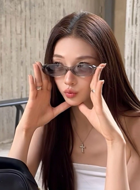椭圆墨镜浅灰高级感女小框太阳镜