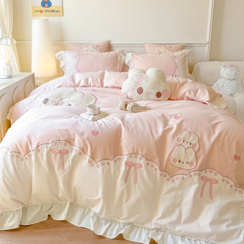 送抱枕奶油兔磨毛刺绣全棉公主风