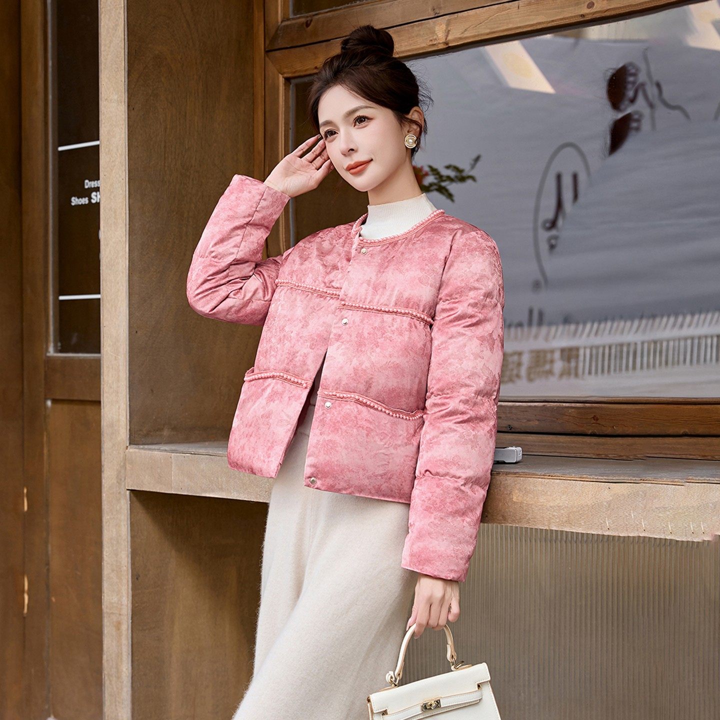 新中式国风短款羽绒服女2025新款小个子超好看复古提花白鸭绒外套,女装/女士精品,羽绒服,淘宝优惠券,粉丝福利购,淘宝优惠卷