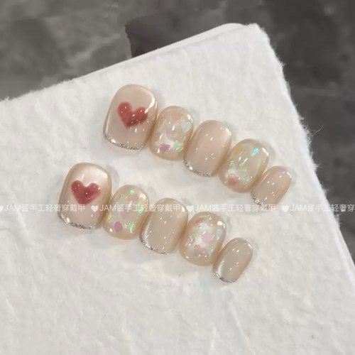 甜心 2025新款纯手工穿戴甲短款猫眼手绘爱心穿戴式美甲贴高级感