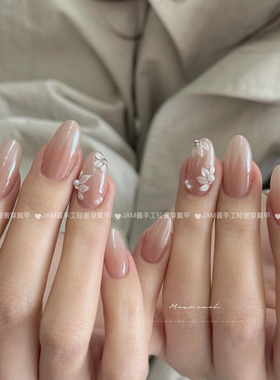 海莉月光 新款纯手工穿戴甲中长款清冷白色雕花月光粉美甲高级感