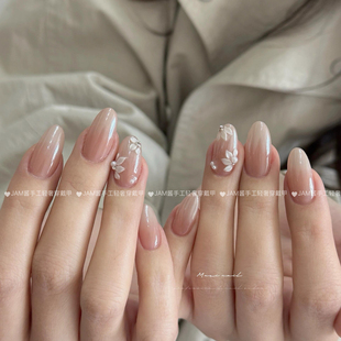 纯手工穿戴甲中长款 清冷白色雕花月光粉美甲高级感 新款 海莉月光