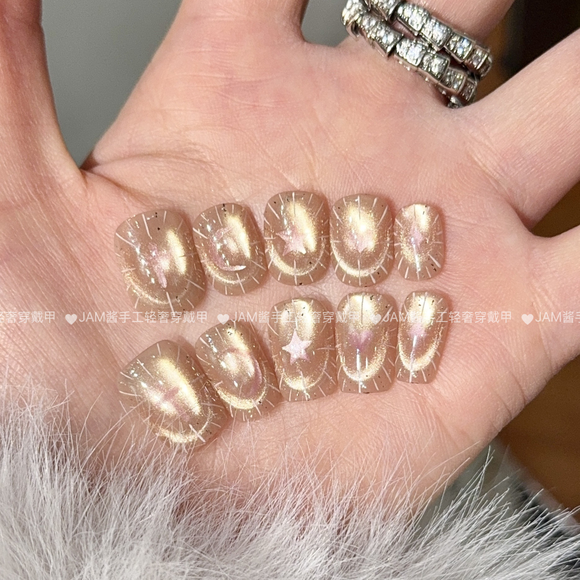圣光少女 新款纯手工穿戴甲短款香槟金猫眼法式穿戴美甲贴高级感,彩妆/香水/美妆工具,穿戴甲/甲片,淘宝优惠券,粉丝福利购,淘宝优惠卷
