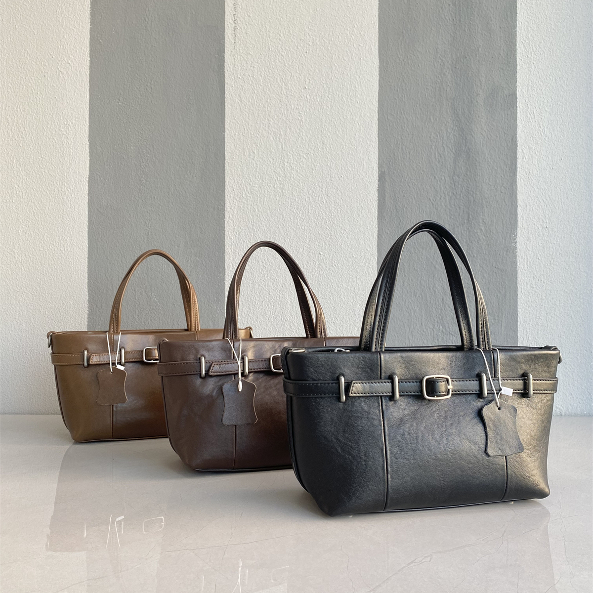 真皮复古洋气百搭实用款手提包