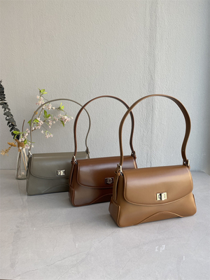 真皮镜面牛皮小众腋下通勤小方包