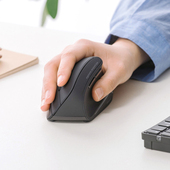 日本SANWA蓝牙鼠标无线静音人体工学电脑大滑鼠垂直竖握USB无限