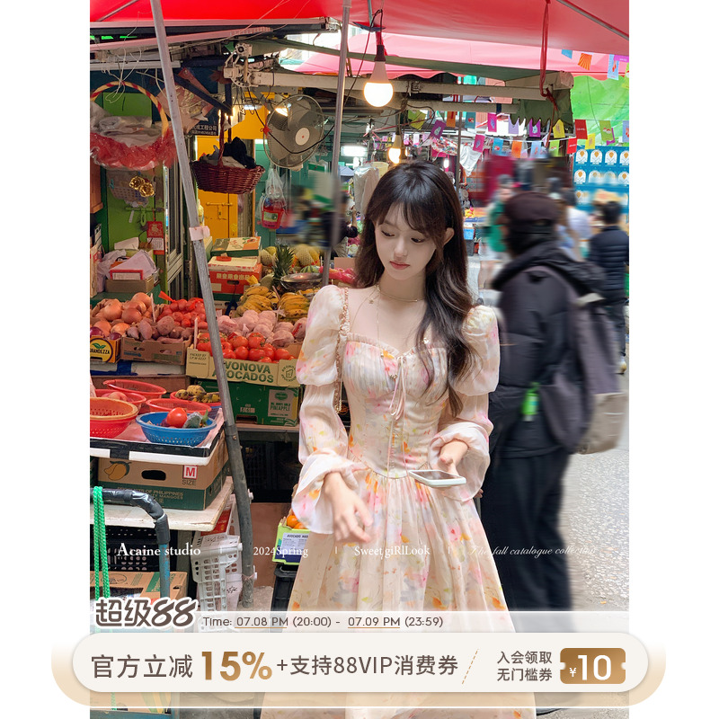 Acaine法式方领碎花泡泡袖连衣裙