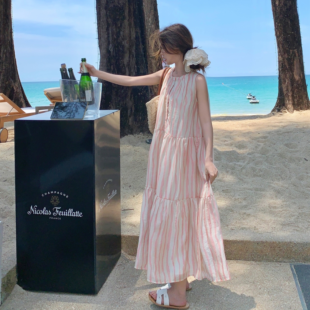 粉色减龄条纹背心连衣裙女2025夏新款法式慵懒风海边度假风沙滩裙，女装连衣裙，浙宝160