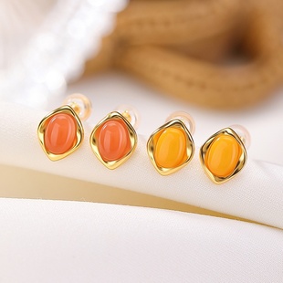 经典设计S925纯银镀金水红玛瑙蜜蜡复古菱形蛋面简约几何银耳钉女