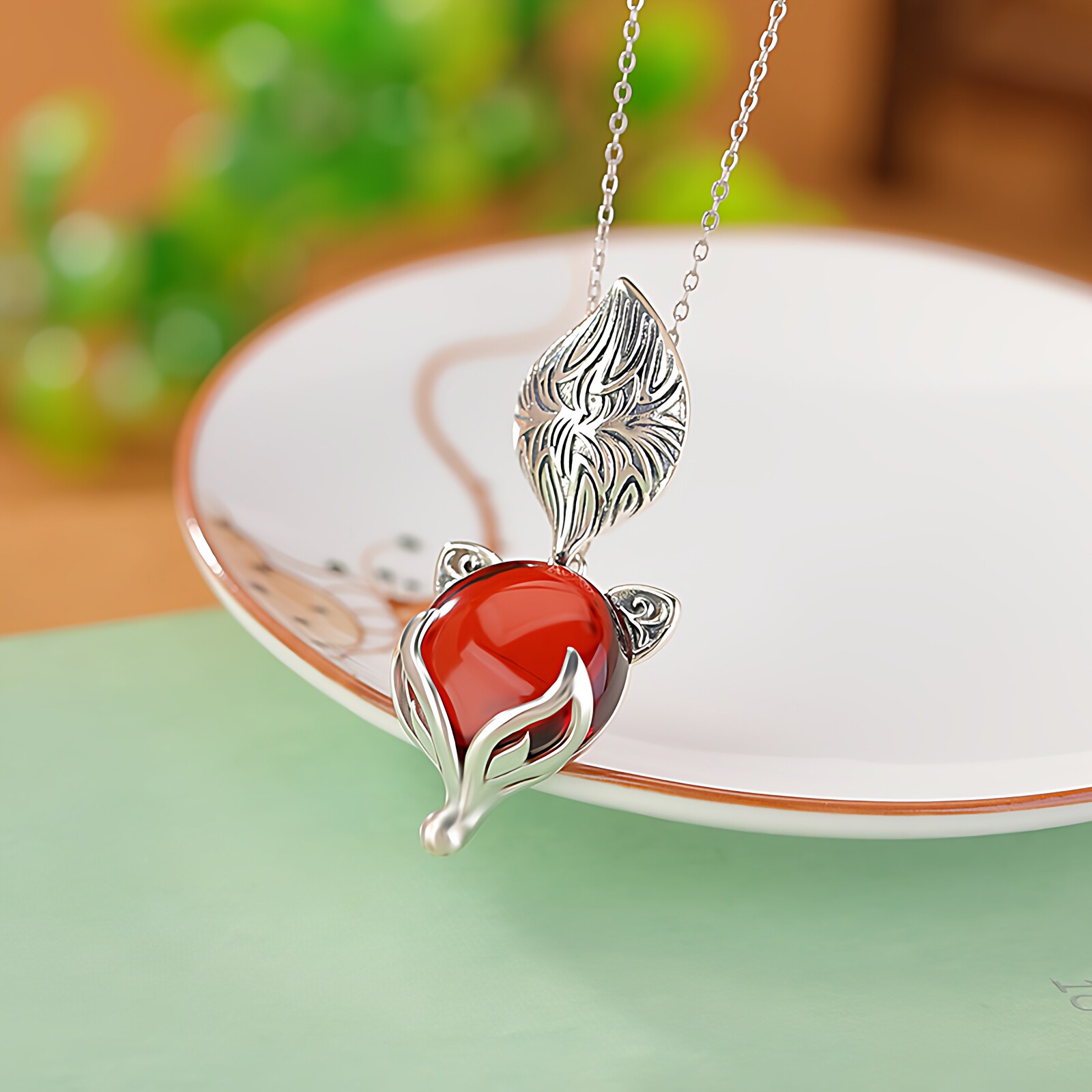 S925纯银蜜蜡血珀复古做旧九尾狐吊坠气质狐狸毛衣链挂坠女款项链