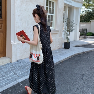 慵懒风气质波点连衣裙女夏季2025新款法式设计感时尚花苞背心裙子图片