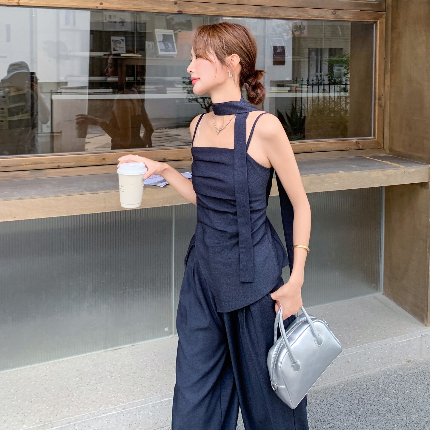深蓝色高级感时尚套装女2025夏新款气质显瘦吊带上衣阔腿裤两件套,女装套装/套裙,2D037