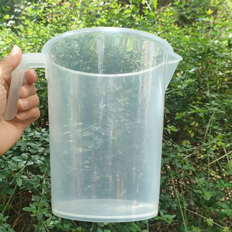 4斤直把加厚大容量啤酒杯塑料扎啤杯耐摔带把厂家直销鲜啤凉水壶