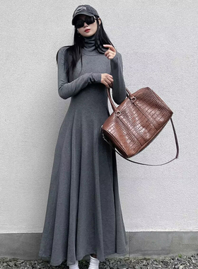 2024春季女纯色高领修身收腰A字连衣裙显瘦打底百搭抓绒气质长裙