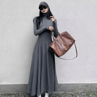 2024春季 收腰A字连衣裙显瘦打底百搭抓绒气质长裙 女纯色高领修身