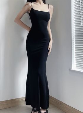 2025气质夏季纯欲性感辣妹修身显瘦包臀黑色吊带连衣裙女长裙子