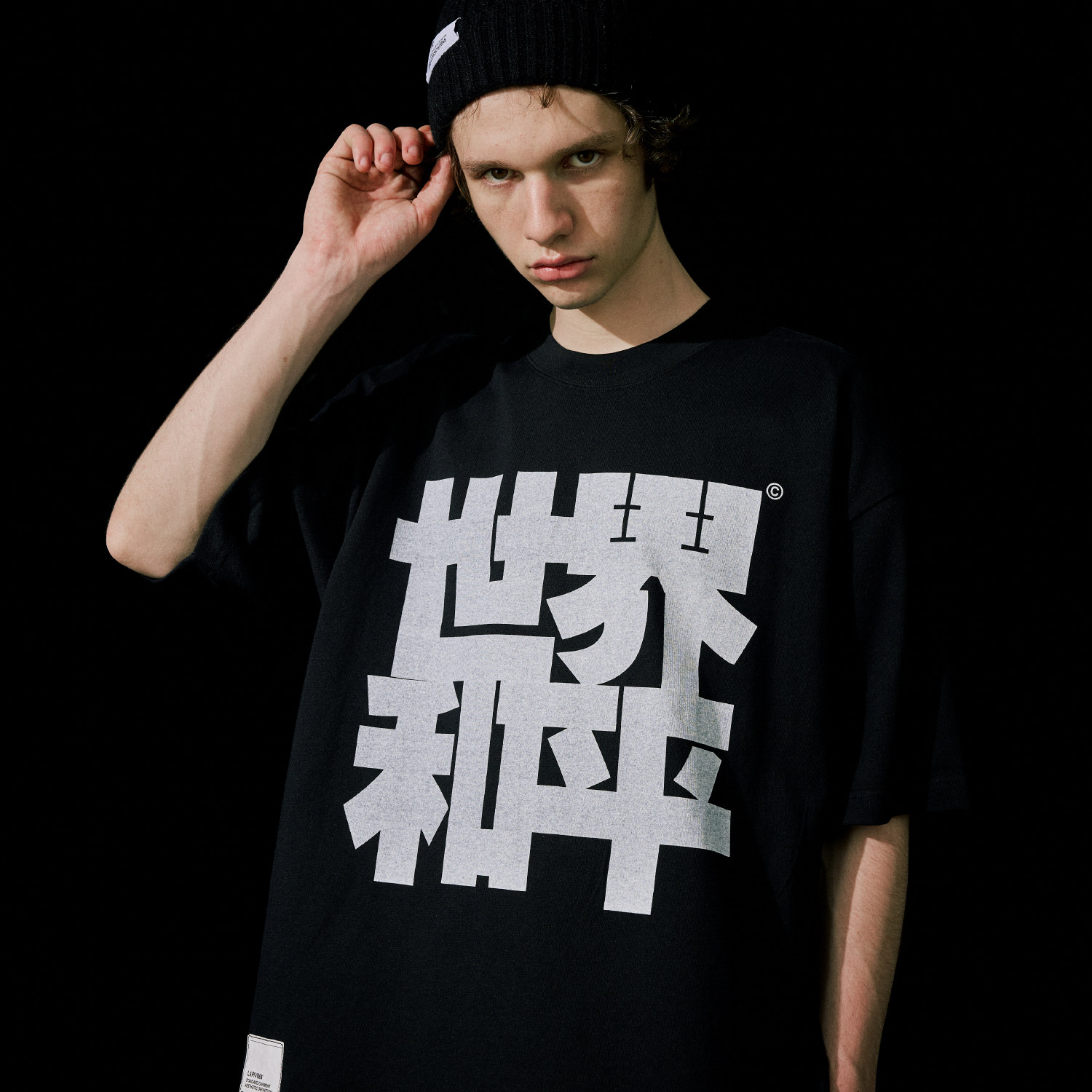 LAPRIMA CREW NECK PRINTING ANTI -WAR世界和平印花短袖LAPIVIMA
