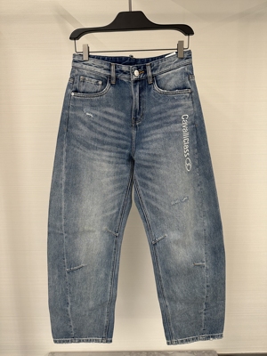 26春夏CAVALLI CLASS男裤个性裁剪水洗破洞字母logo刺绣牛仔裤