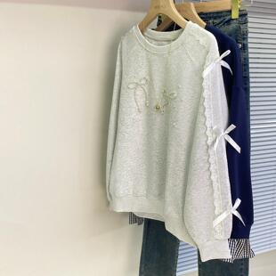 浅灰色钉珠蝴蝶结套头卫衣女百搭春季新款设计感小众蕾丝拼接上衣