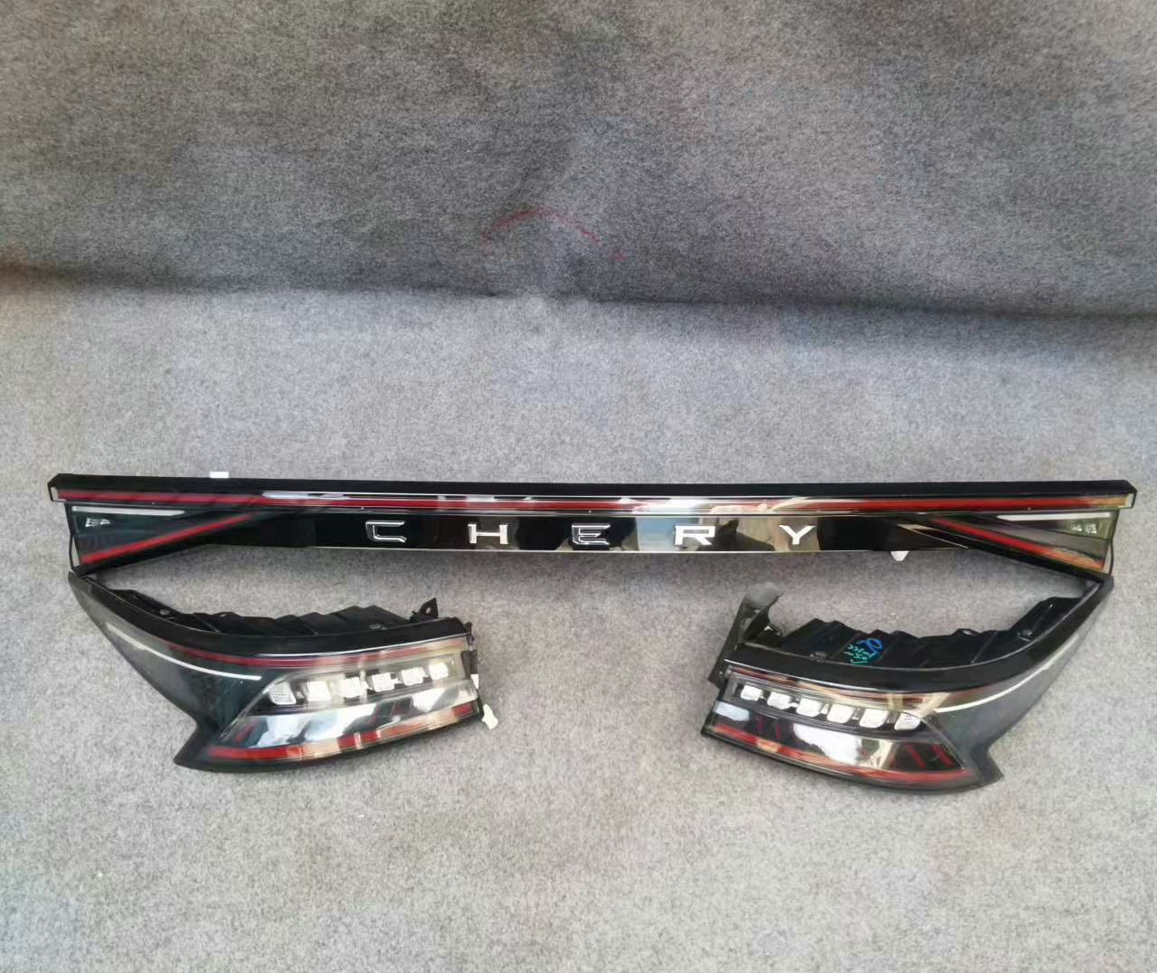 适用奇瑞艾瑞泽8 后尾灯 中间贯穿尾灯 左右外尾灯 转向灯 拆车件