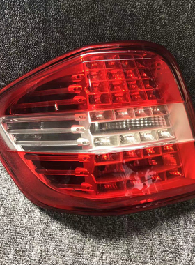 适用奔驰W164后尾灯ML300 ML350 ML400 ML450左右尾灯原装拆车件