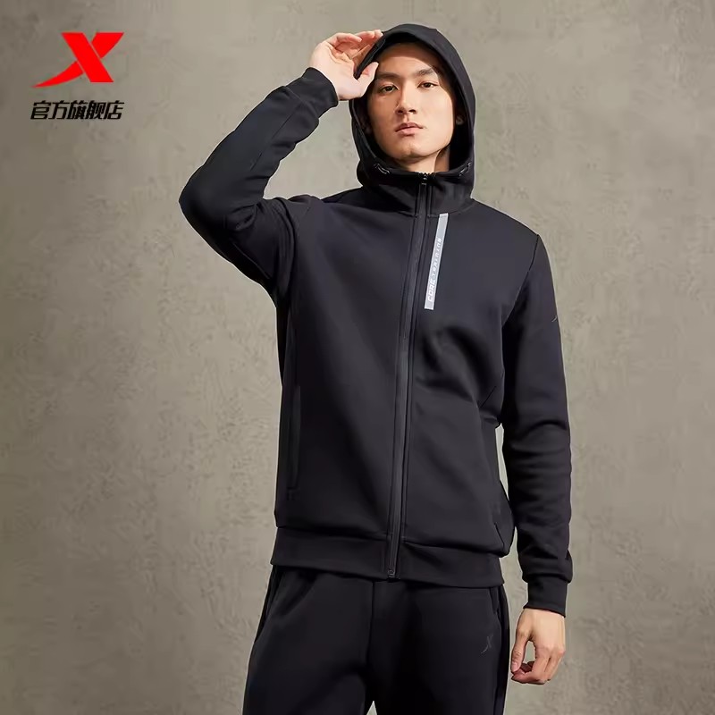 特步塑型科技男连帽外套