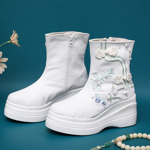 新中式白色复古短靴女复古风配汉服旗袍鞋子坡跟汉服圆头靴