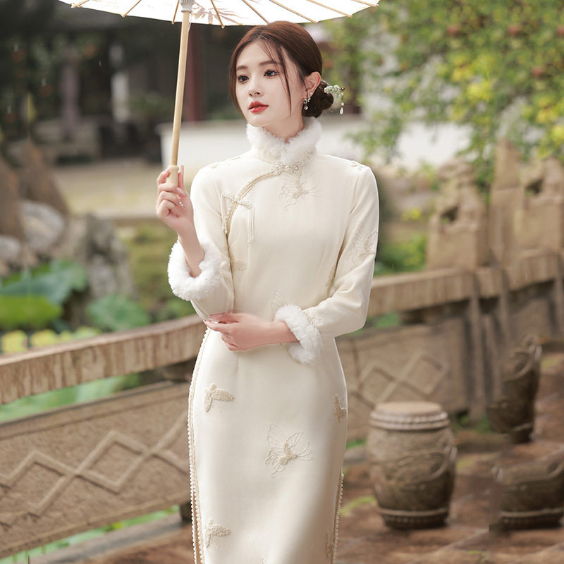 刺绣加绒加厚冬装国风新中式长款长袖改良旗袍年轻款女感冬季