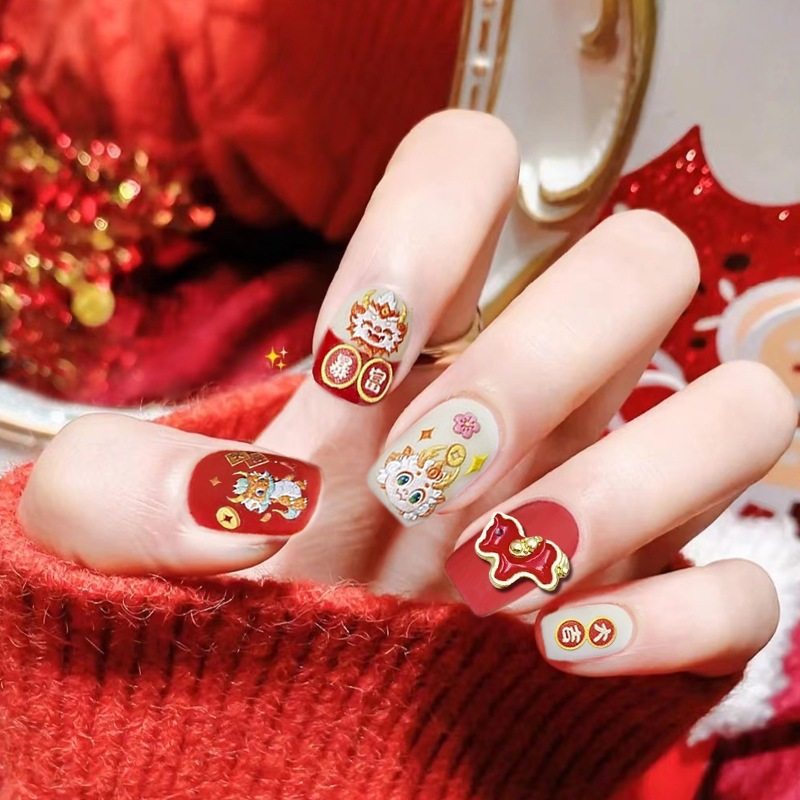 2026年新款儿童美甲穿戴甲高级感短款磨砂大吉马年24片假指甲贴片,彩妆/香水/美妆工具,穿戴甲/甲片,淘宝优惠券,粉丝福利购,淘宝优惠卷