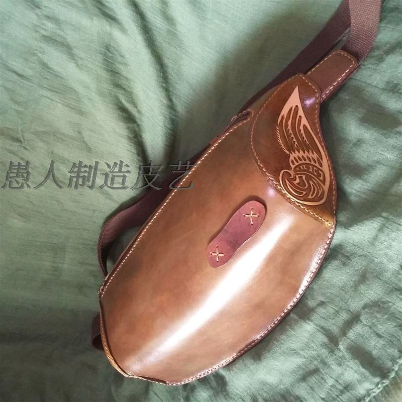 定制 纯手工 制作 雕花 进口 意大利 牛皮 斜跨 胸包