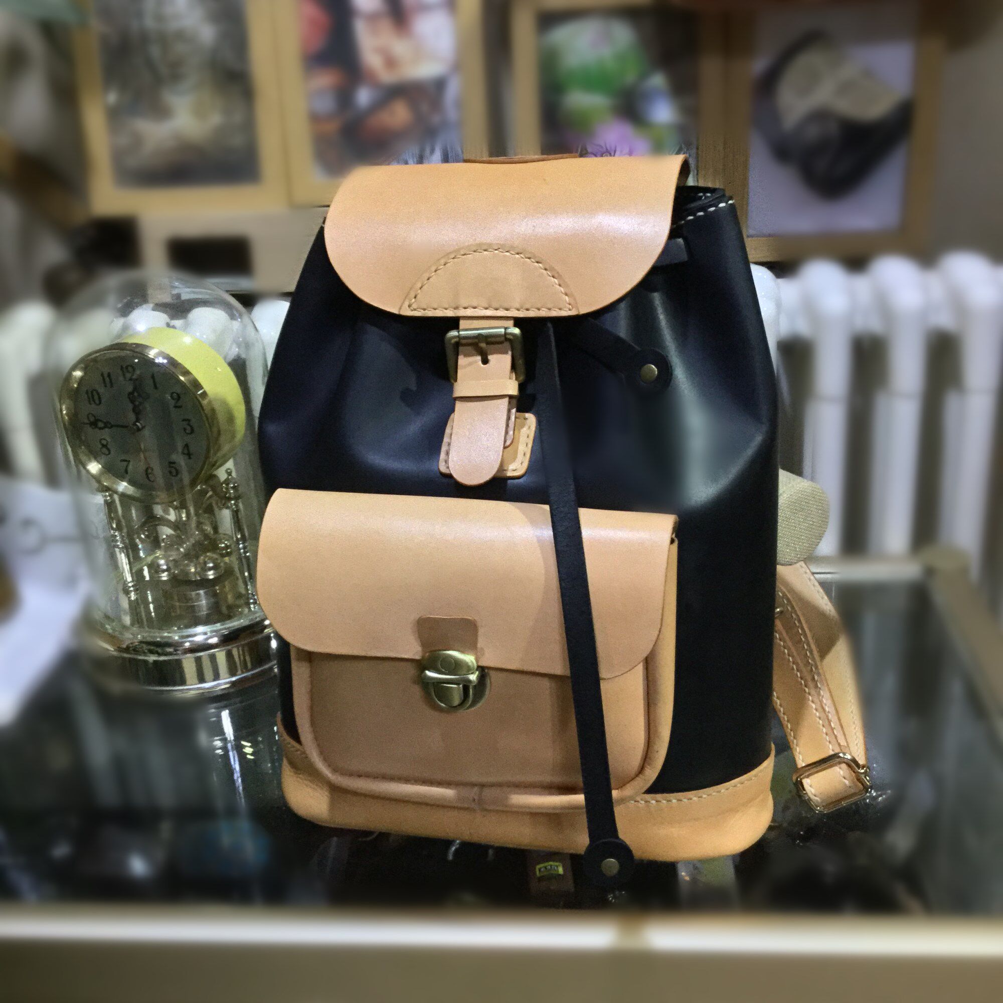 定制 黑色 开边珠 植鞣皮 双肩包 拼色 复古 手缝 牛皮包