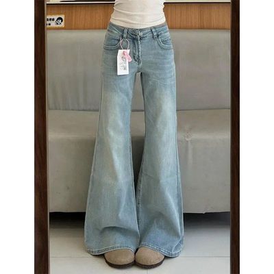 浅色微喇叭低腰牛仔裤女秋季新款辣妹修身阔腿显瘦不贴腿直筒裤子