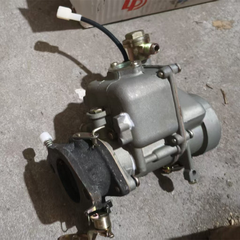 东风140化油器 教练车汽油6100发动机化油器总成