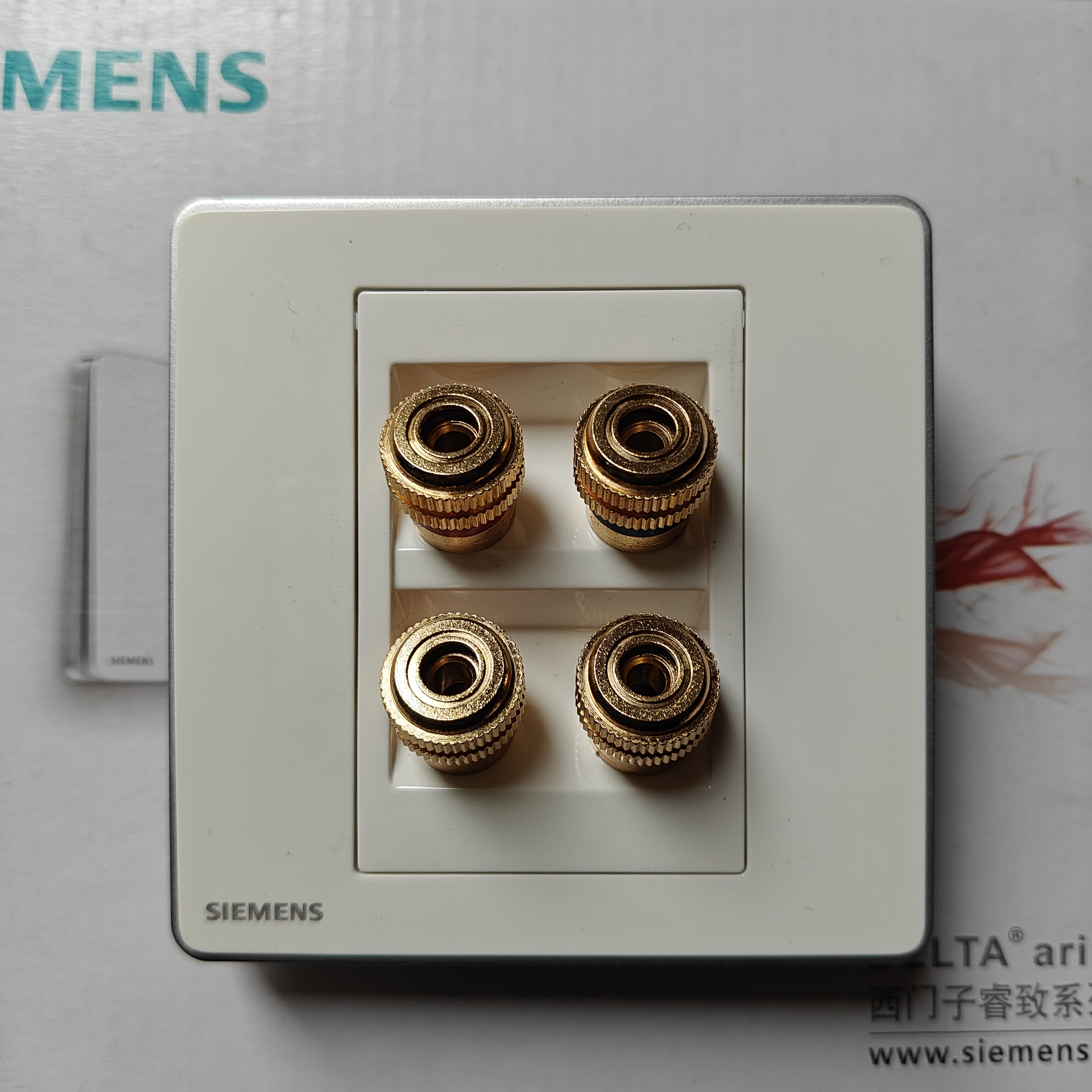 西门子开关插座睿致钛银音响插座音频面板两头音响四柱音响86