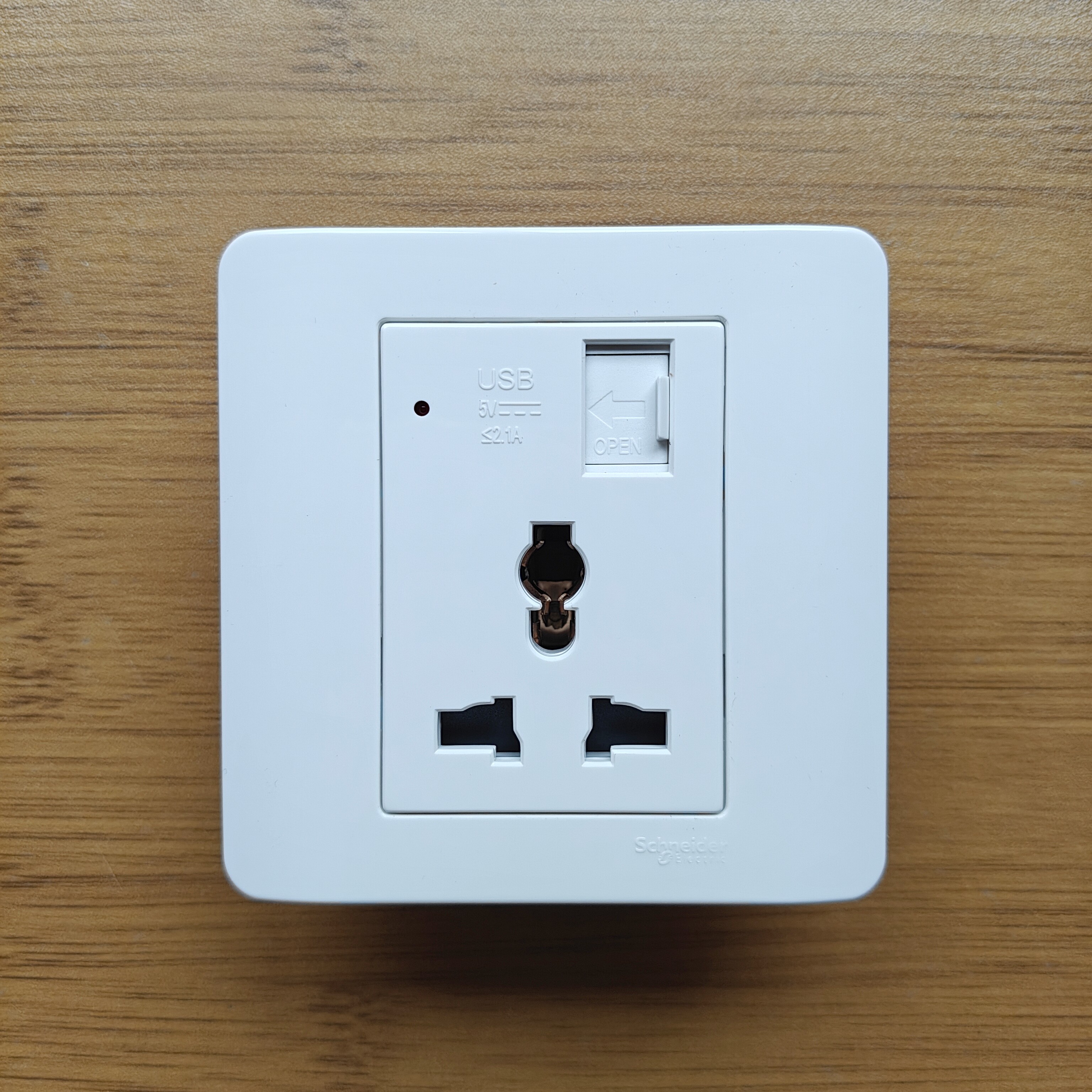 施耐德开关插座轻点经典白USB三孔插座