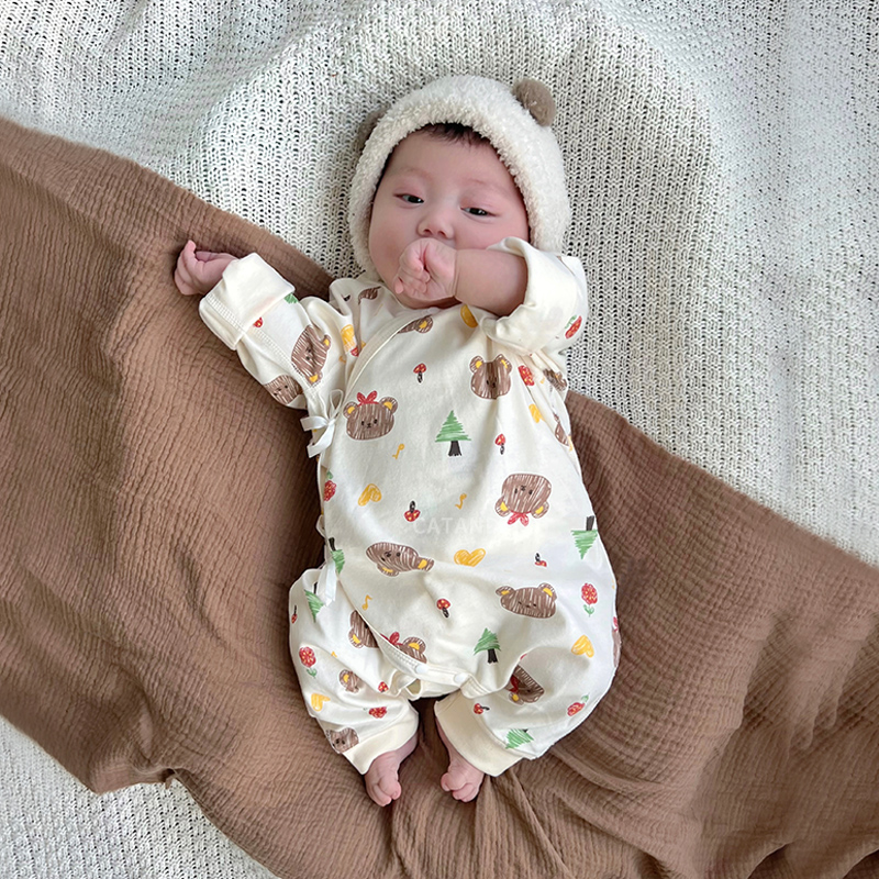 2025新款男童无骨蝴蝶衣宝宝新生儿纯棉爬服连体衣婴儿春秋装哈衣