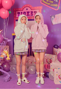 【4折现】絮小饼韩国代购 chuu 草莓牛奶leegong合作款卫衣