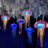 Летние украшения на тему океана, лампы в виде медуз, свадебный реквизит, подвески, атмосфера бара в атриуме торгового центра, макет сцены