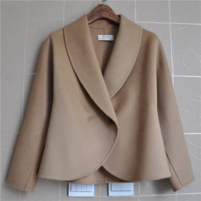 短款毛呢外套鸿思格羊绒偏职业