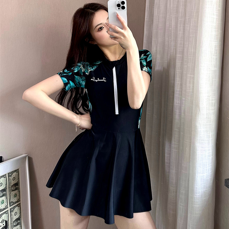 OCEANMERMAID显瘦裙式连体泳衣图片