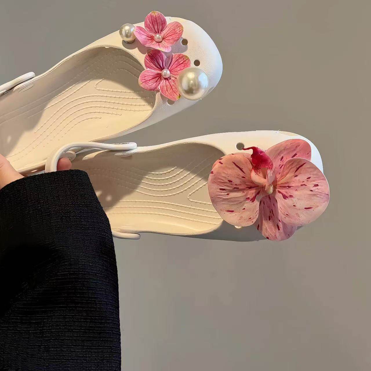 粉色蝴蝶兰珍珠洞洞鞋女款