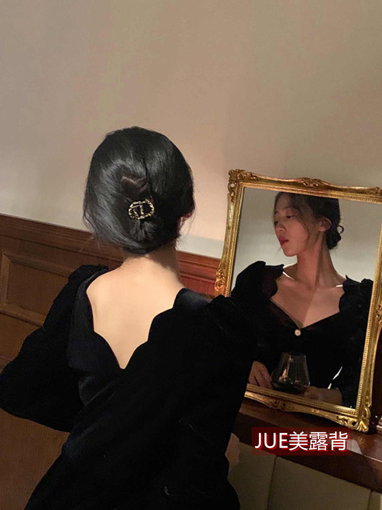 法式轻奢赫本风收腰显瘦年会裙子花瓣领黑色丝绒连衣裙女秋冬