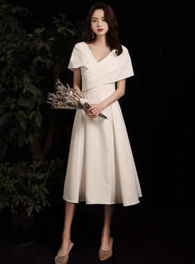 一字肩白色小晚礼服平时可穿订婚连衣裙大气主持人领证登记小白裙