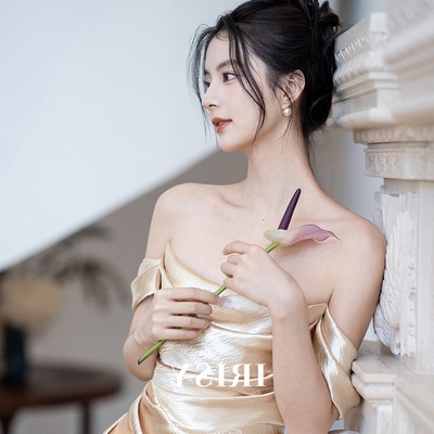 「琥珀浮光」浅金色抹胸订婚礼服轻奢新娘敬酒服晨袍连衣裙