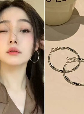 高级感莫比乌斯大圈耳环小众设计感银色耳圈修饰脸型显脸小耳饰女