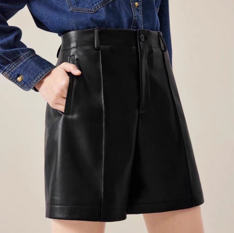 一粒按扣中缝走线气质皮裤短裤