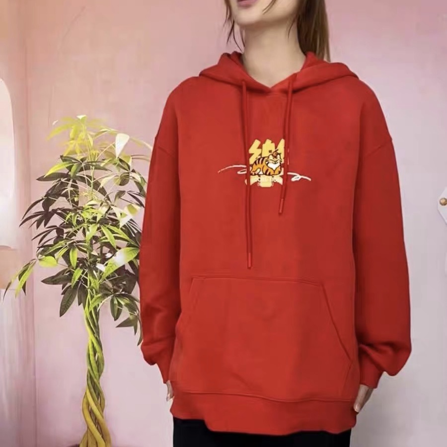 卫衣  时尚新款卡通长袖套头刺绣本命年红色宽松连帽百搭上衣0.58