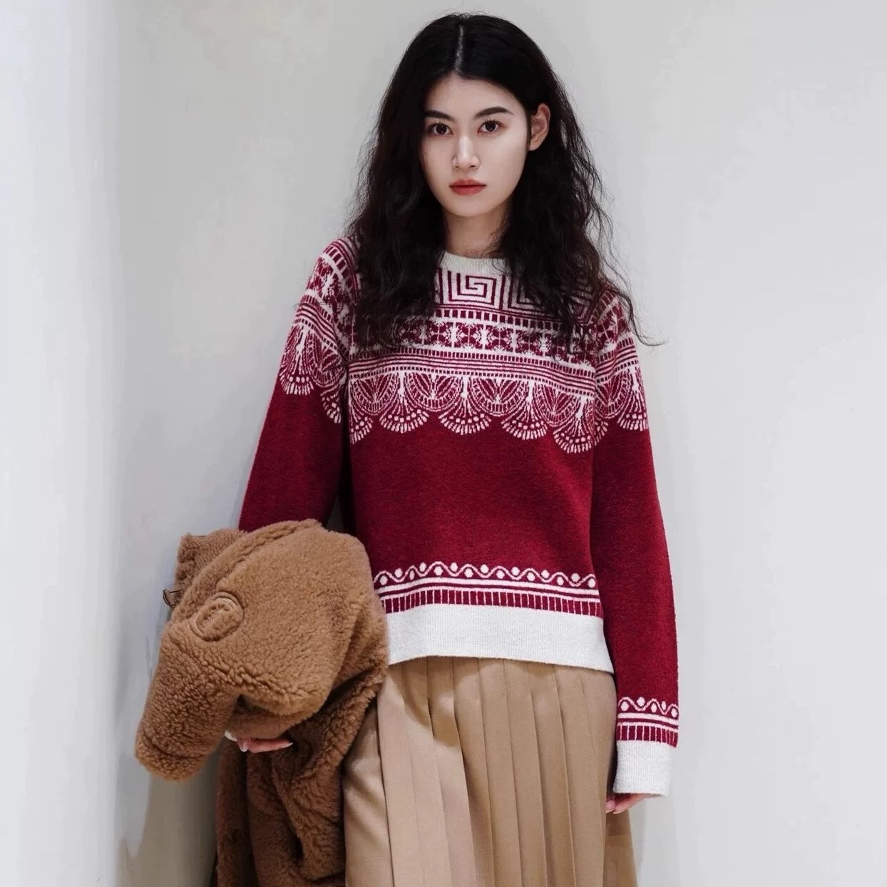 圆领红白混织秋冬新年套头毛衣