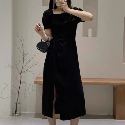 V领泡泡袖抽褶后开叉设计连衣裙