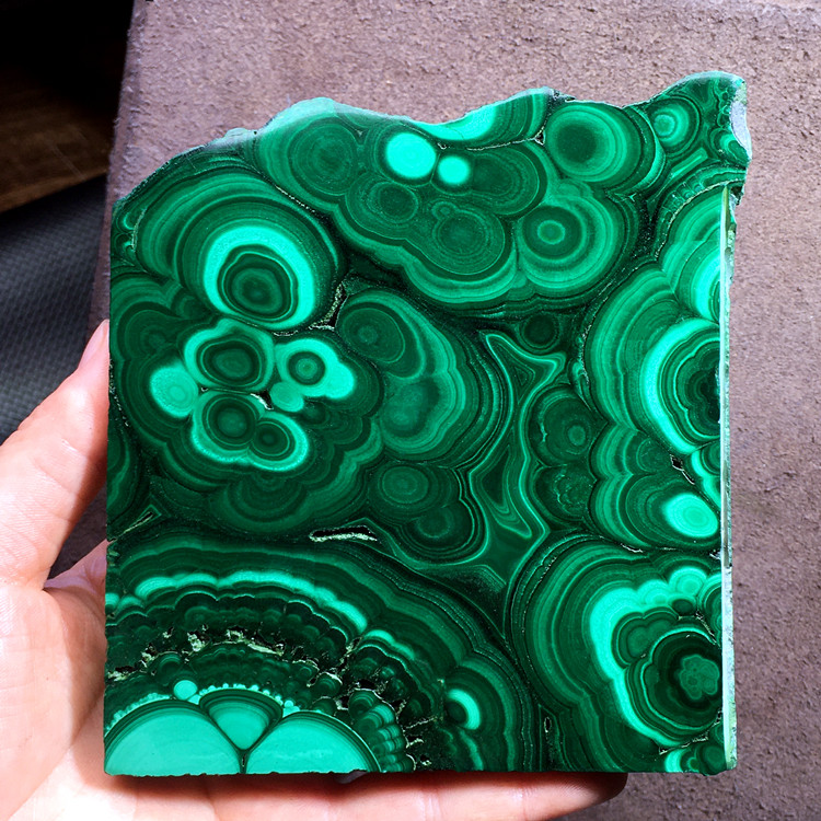 ZX天然孔雀石原石切片绿色矿物晶体打磨抛光标本家居客厅桌面摆件